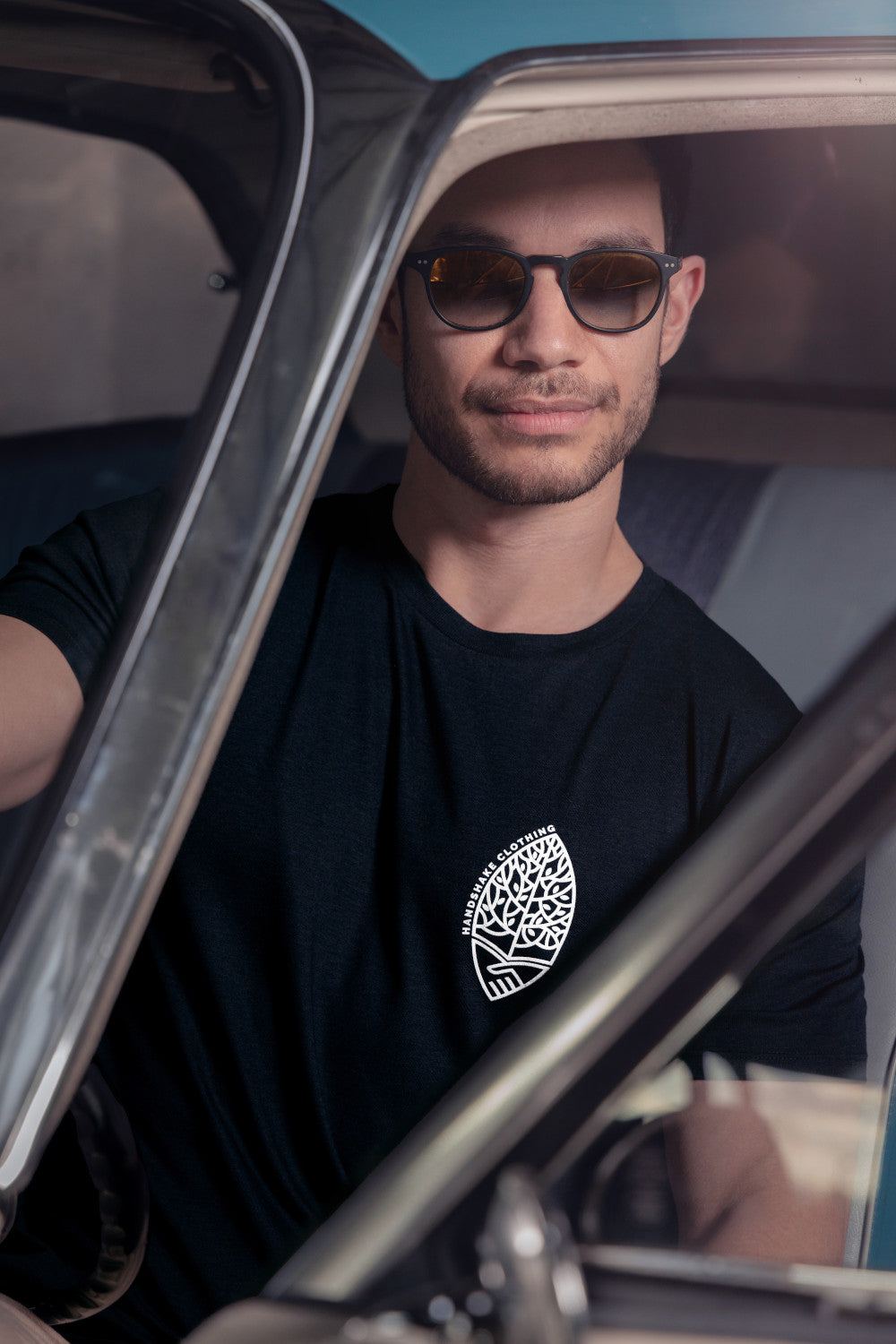 MIRO aus Holzfaser (EcoVero) mit kleinem Logo, dark navy