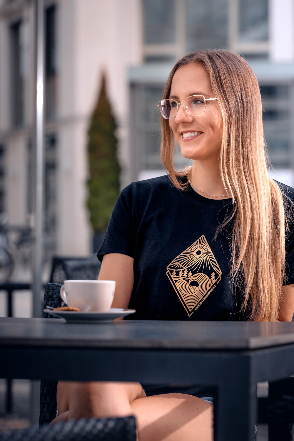 EVELYN aus Holzfaser (EcoVero) mit Wave, schwarz