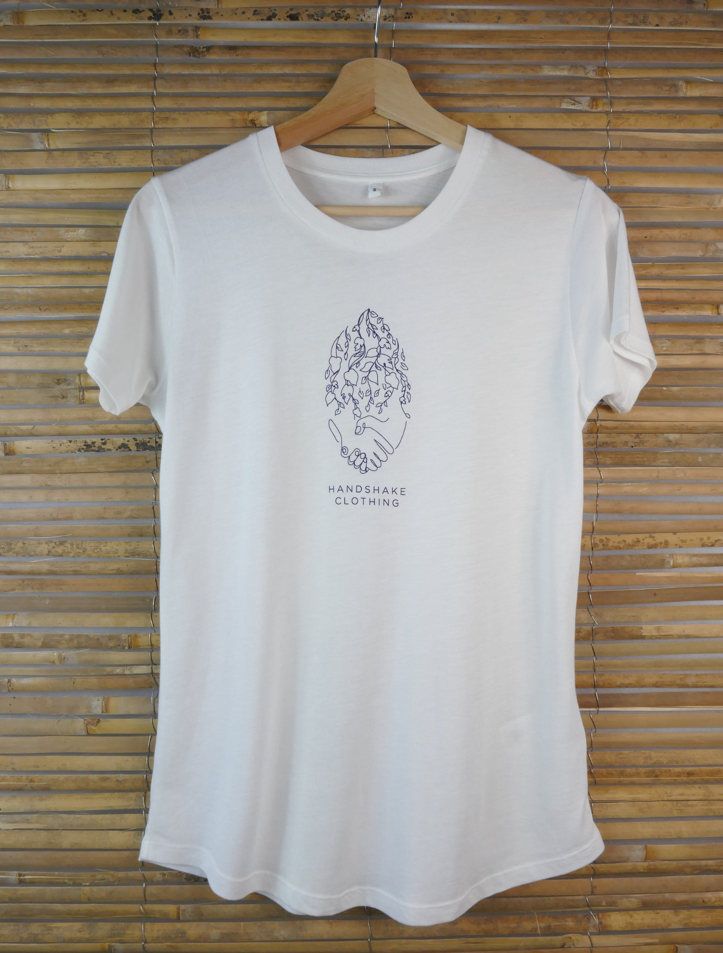 LISA aus Holzfaser (EcoVero) mit floralem Logo, weiß