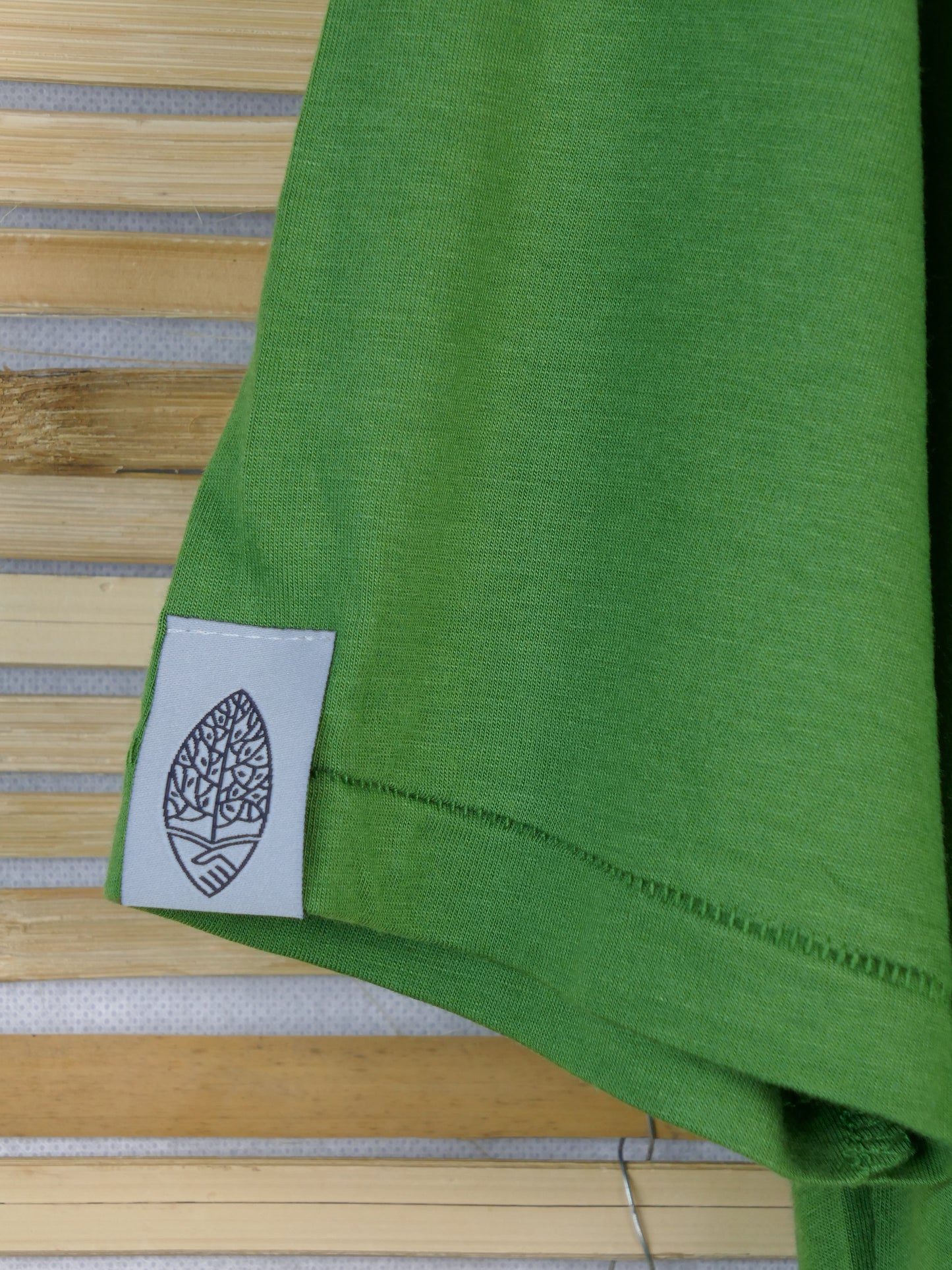 PAVEL aus Bambusfaser mit großem Logo, leaf green